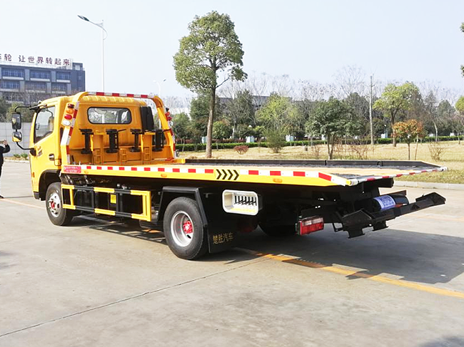 東風(fēng)多利卡黃牌清障車